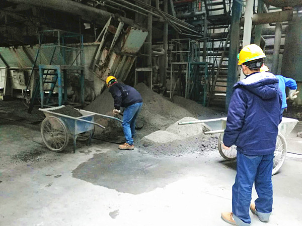 1581212246945537.jpeg 清理撈渣機積渣_副本.jpg