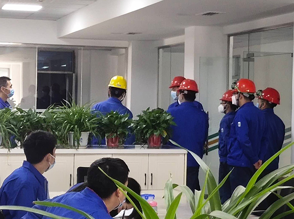 1584435522978979.jpeg 董事長親臨一線督導防疫和安全生產工作.jpg