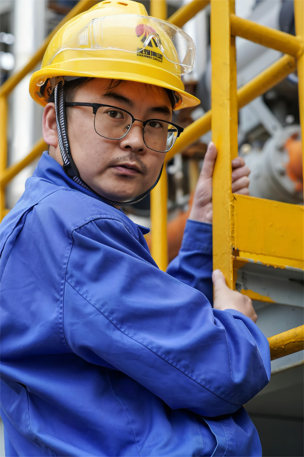 1665284366601351.png 二等獎 我為勞模拍張照 渭化攝協(xié) 黨曉鵬 18991639163 陜煤工匠 張博楨(1).png