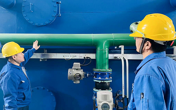 1677736818853658.jpeg 技術員對操作人員現場培訓(副圖).jpg