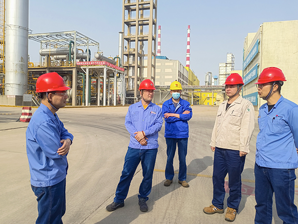 4月19日上午，公司總工程師馬軍忙深入生產現場開展安全檢查  600.jpg