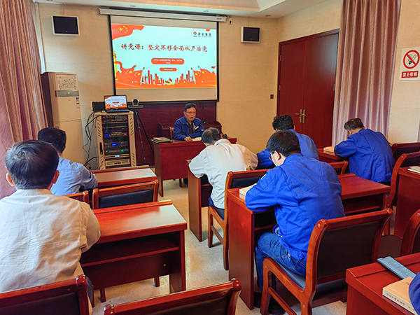 1683284284753978.jpeg 照片2:5月5日下午外專樓多媒體會(huì)議室公司領(lǐng)導(dǎo)馮曉宏為第一片區(qū)讀書學(xué)習(xí)小組講黨課.jpg