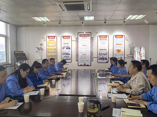 1684842971716711.jpeg 5月23日,法審、實業黨支部結對開展“學思鑄魂 共促共建”主題黨日活動 (2).jpg