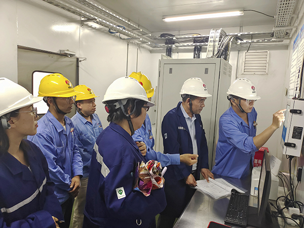 1689154738162060.jpeg 7月11日,在線監(jiān)測系統(tǒng)機房運行數(shù)據(jù)檢查.jpg