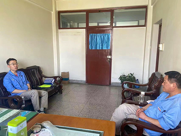 1690793725183058.jpeg 6月30日人力資部部長(zhǎng)與安全環(huán)保部部長(zhǎng)進(jìn)行座談交流.jpg