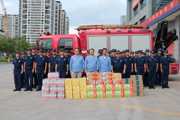 7月31日，彬州公司赴彬州市消防救援大隊開展送清涼暨八一慰問活動.jpg