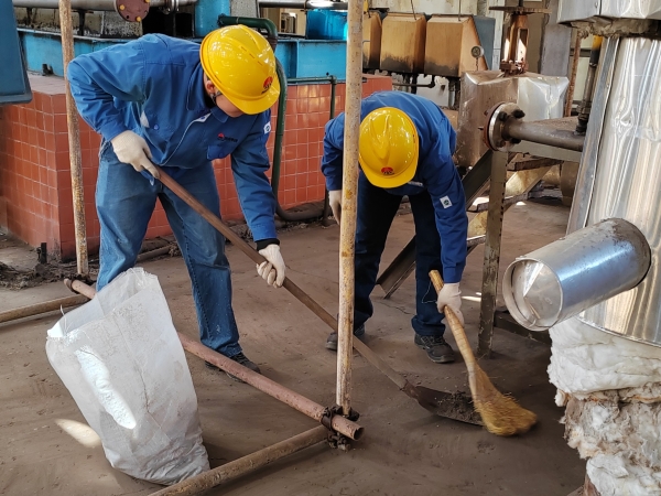 1699442114486662.jpeg 11月5日,班組一日一清理.jpg