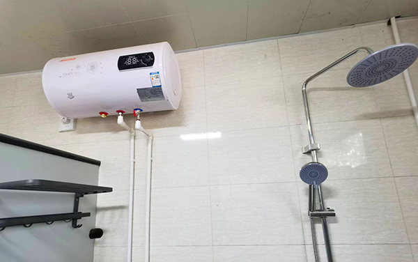 1700365168383377.jpeg 運銷市場部2023年10月191罐區新裝的淋浴間 600.jpg