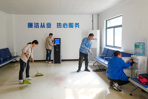 1700365184648379.jpeg 2023年10月運銷市場部191罐區全員清理打掃開票大廳衛生2 600.jpg