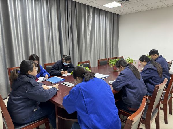 1711928989133548.jpeg 班組集中學習兩會內容.jpg