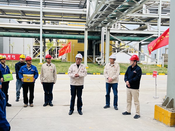 1714538824213672.jpeg 馮總慰問現場2.jpg