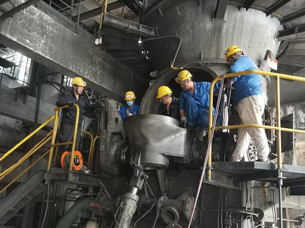 1722905851402504.png 磨煤機檢修現場.png