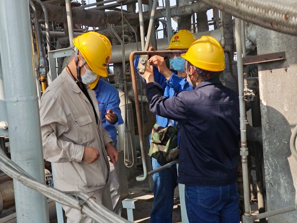 1732091226887227.jpeg 近日,計(jì)控電儀部人員對現(xiàn)場隱患排查過程中發(fā)現(xiàn)的隱患進(jìn)行精細(xì)化整改.jpg