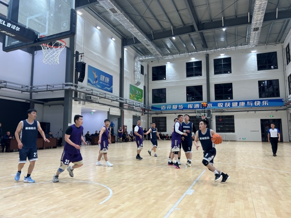 1734568424197091.jpeg 12.17渭化集團(tuán)彬州公司職工籃球羽毛球比賽圓滿收官 附圖(籃球比賽掠影2).jpg