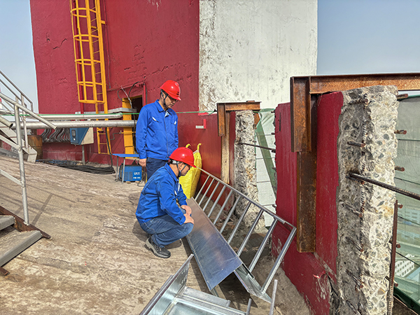 031743667481200678.jpg 十三樓查看情況照片.jpg