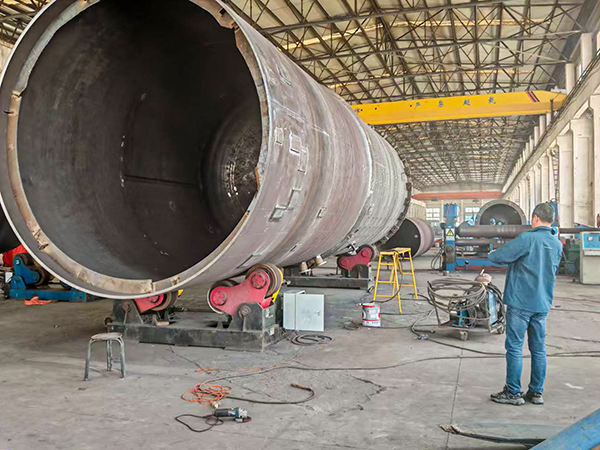 071743990925141423.jpg 采供部人員與使用車間人員前往制造廠家了解生產情況.jpg