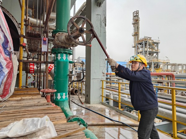 101744243683554160.jpg 龐澤華在現場作業.jpg