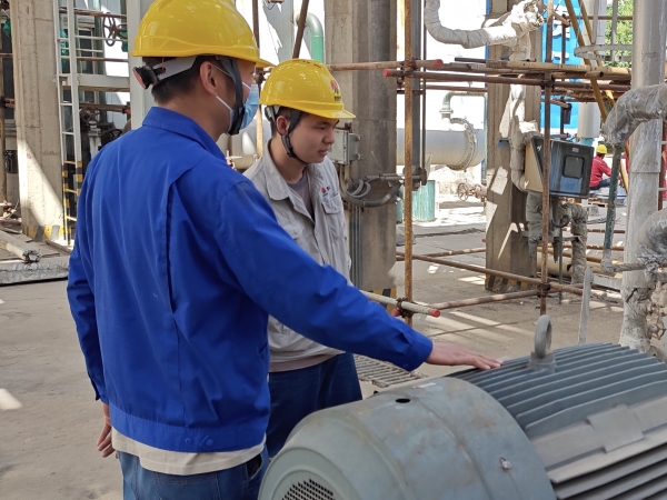 141744613393202501.jpg 在現場聽師傅講課.jpg