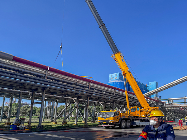 輸氨管線吊裝更換現(xiàn)場(chǎng) (1).jpg