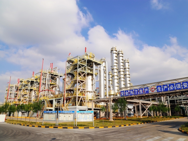 201747698095233889.jpg 乙二醇合成裝置現(xiàn)場.jpg