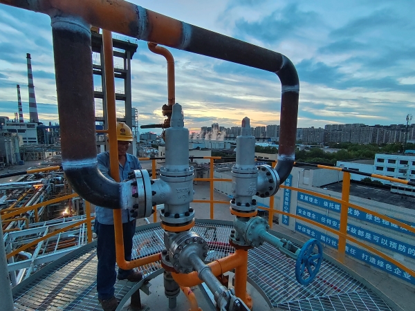 311753919419639091.jpg 安全閥配管管線所有焊縫探傷檢測合格.jpg