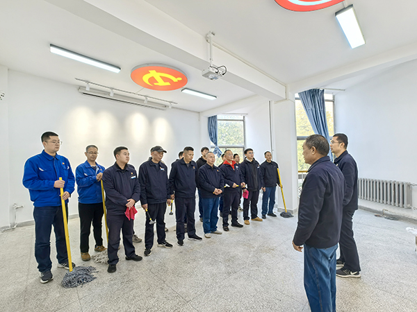 011761957055196385.jpg 主題黨日打掃衛生前.jpg