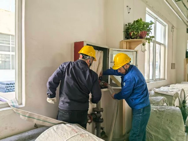 081765156312100320.jpg 測試室內消火栓壓力(1).jpg